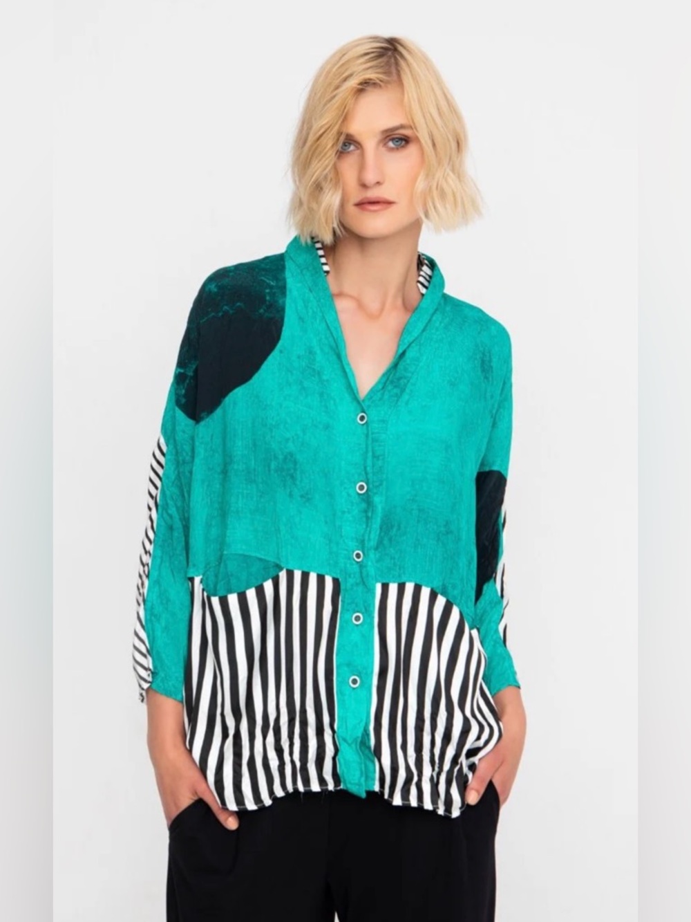 NWT Ozai N Ku Aquatic Button Front Shirt Mix Print